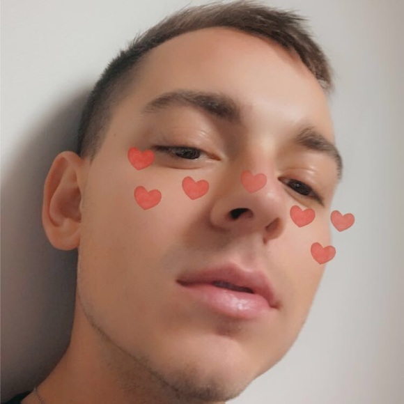 Kevin Roberts - Poshmark Profile Picture of Kevin Roberts (@kevin18393) on Poshmark