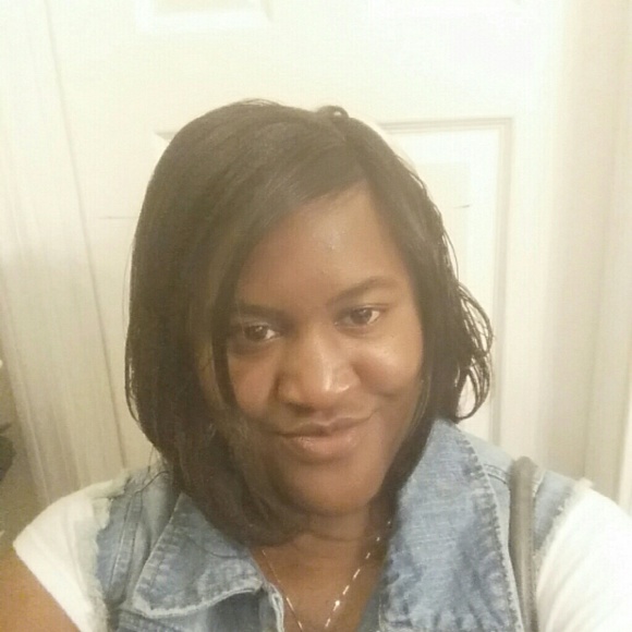 Profile Picture of Yolanda Holmes (@mskitaissuper77) on Poshmark