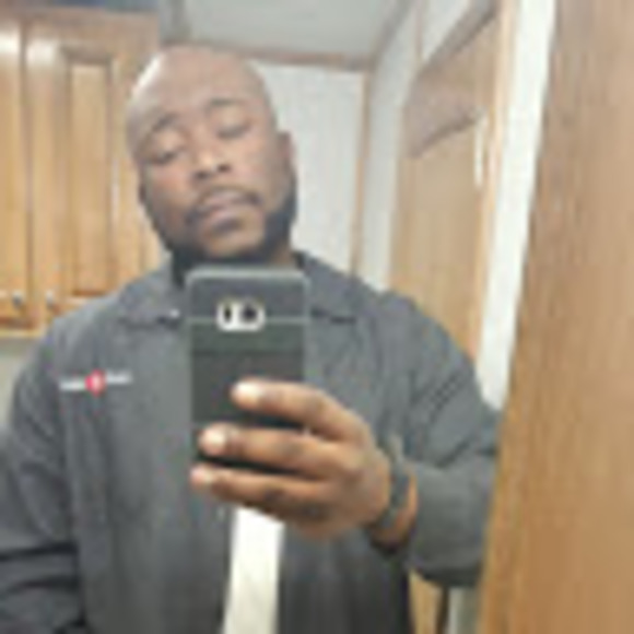 Profile Picture of Brian Hollins (@bth372) on Poshmark