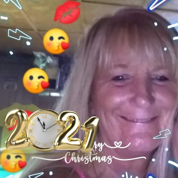 Profile Picture of Vivian Skeeters (@vivianskeeters) on Poshmark