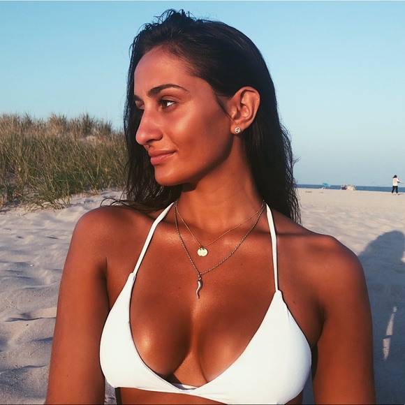 Profile Picture of Vanessa Dibucci (@vanessadibucci) on Poshmark