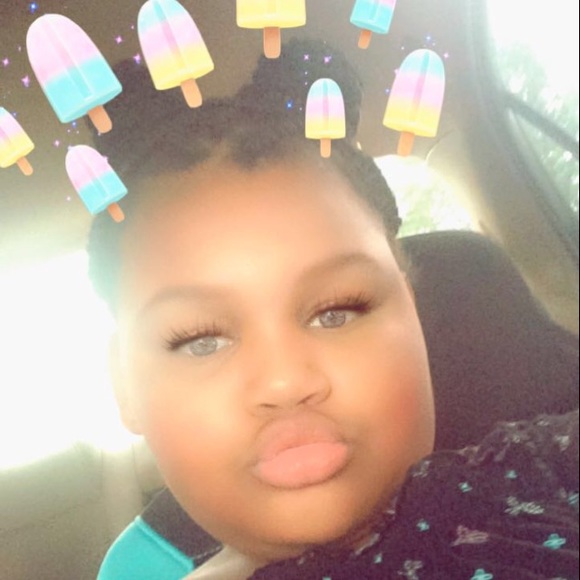 Profile Picture of Nova Smith (@queenmear1107) on Poshmark