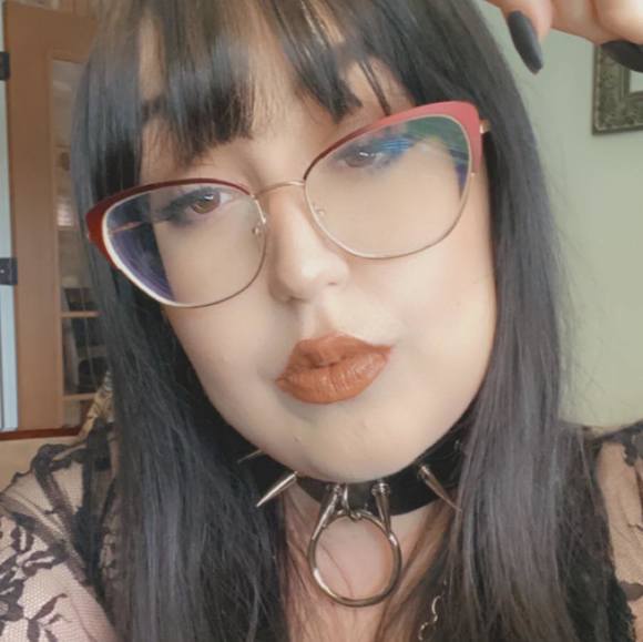 Profile Picture of Sloane Shortley (@thirdeyehost) on Poshmark