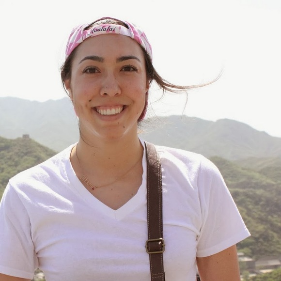 Profile Picture of Akemi Arzouman (@zoumer) on Poshmark