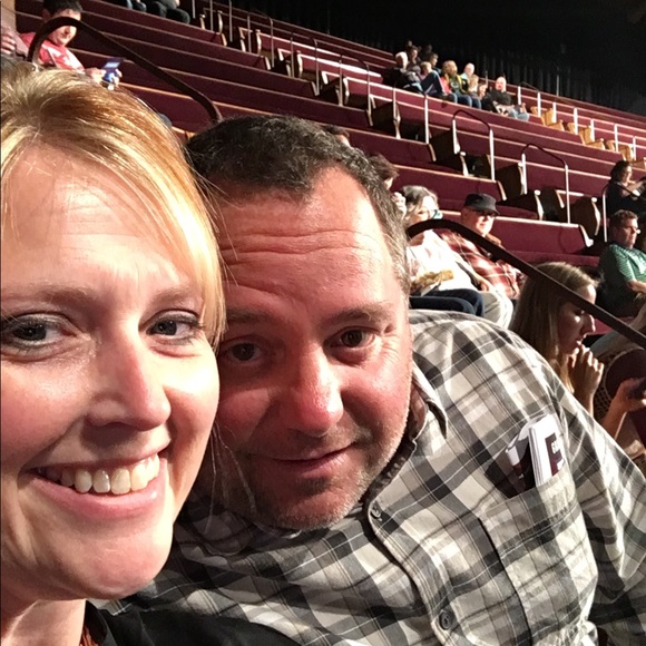 Profile Picture of Jodi Kelter (@jjkelter) on Poshmark