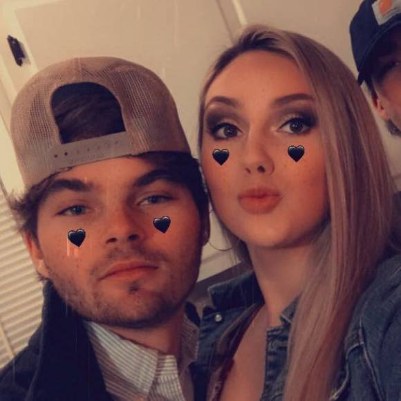 Profile Picture of Savannah Abrams (@savannahabrams) on Poshmark
