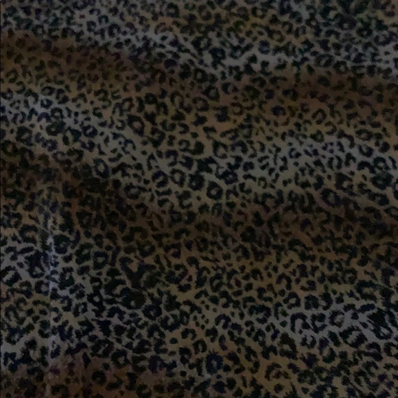 Profile Picture of Susan Saesee (@eekham) on Poshmark