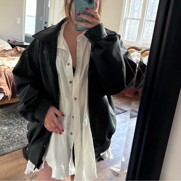 Profile Picture of Shelbie Arnholt (@shelehs) on Poshmark