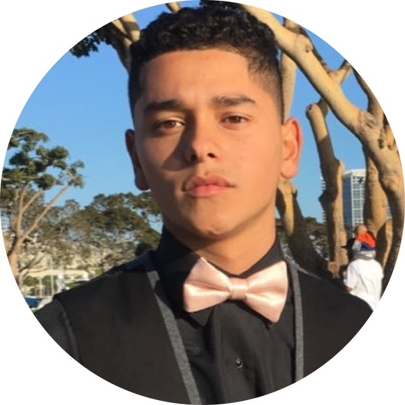 Profile Picture of Michael Apan (@apan_michael36) on Poshmark