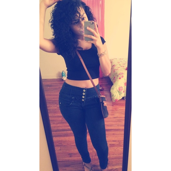 Profile Picture of Jonalys Martinez (@jsms_) on Poshmark