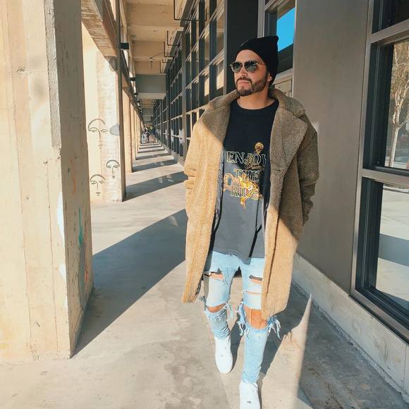 Profile Picture of Jonathan White (@jblanco0987) on Poshmark