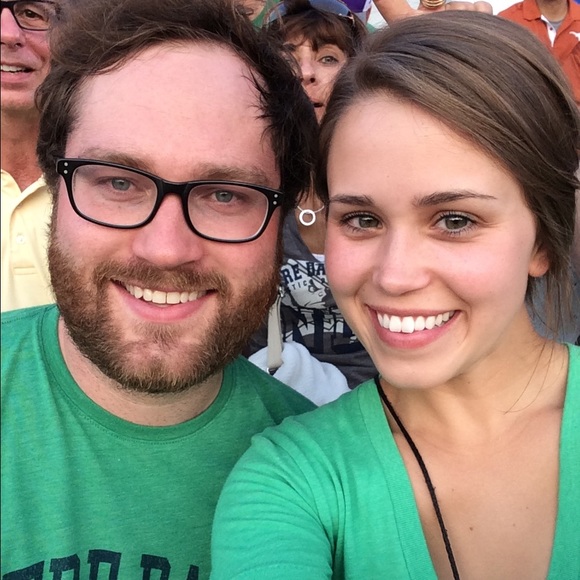 Katie Niesen - Poshmark Profile Picture of Katie Niesen (@kcniesen) on Poshmark