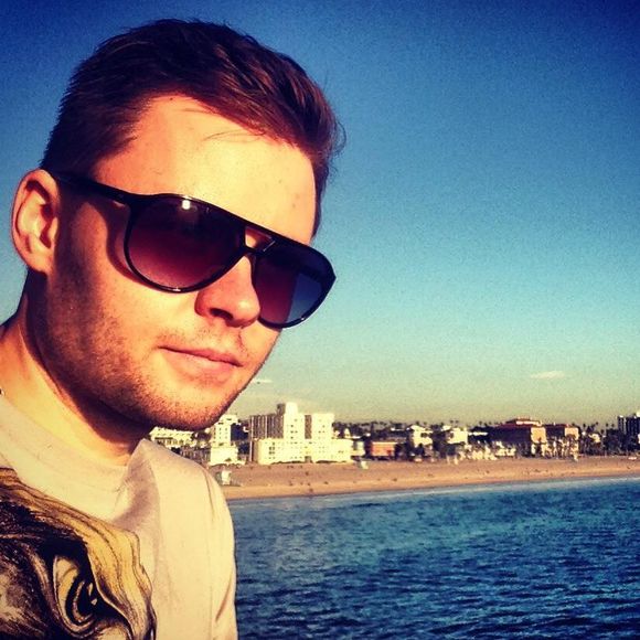 Profile Picture of Maxim Fedotov (@fedotov2212) on Poshmark