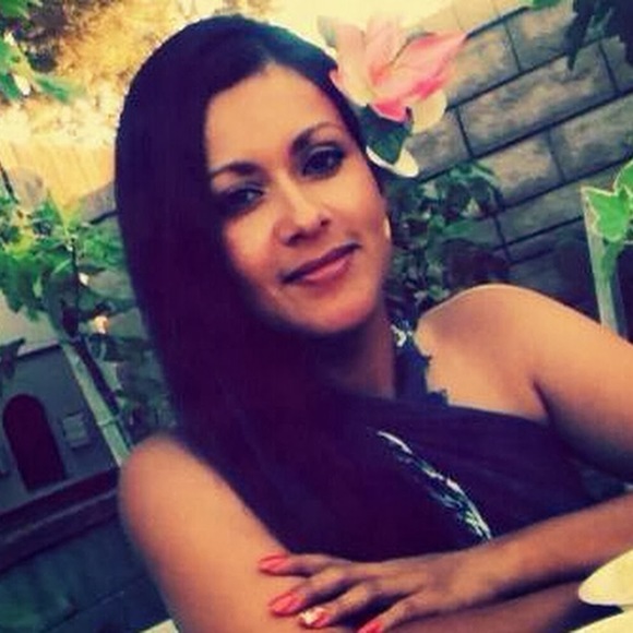 Profile Picture of Ofelia Rivas (@bedrlove1) on Poshmark