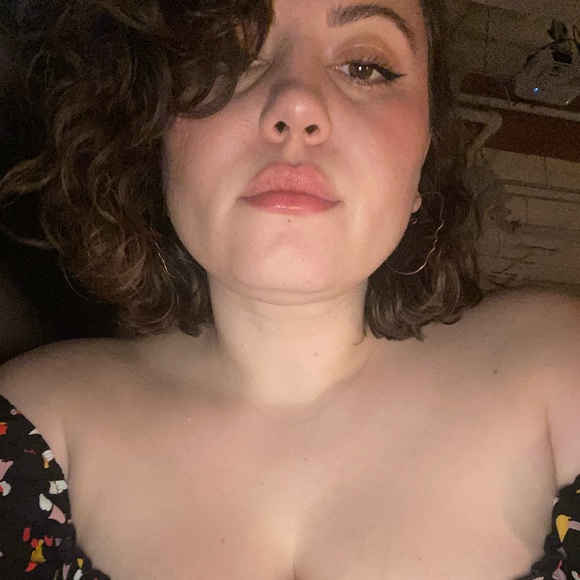 Profile Picture of Marianna Varelas (@varelasmarianna) on Poshmark