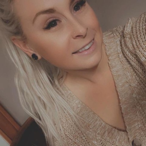 Profile Picture of Sherry Leach (@sherryleach1011) on Poshmark