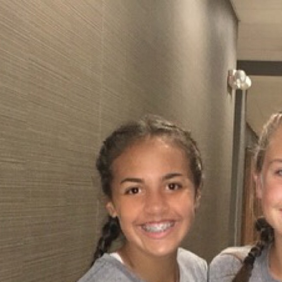 Profile Picture of Isabella Clahane (@isabellaclahane) on Poshmark