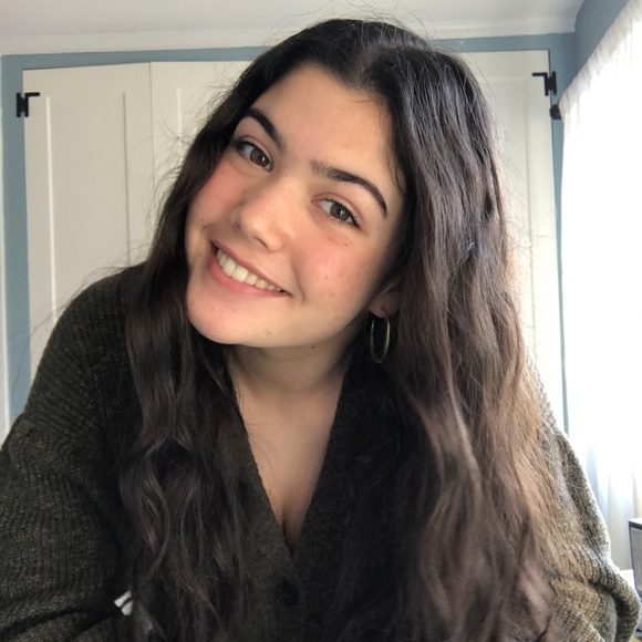 Caroline Brancato - Poshmark Profile Picture of Caroline Brancato (@cfb26) on Poshmark