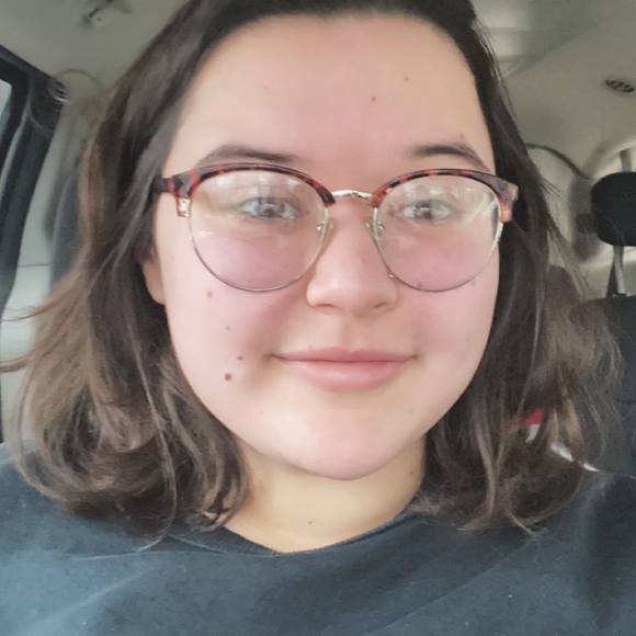 Profile Picture of Isis Binns (@dianabinns8558) on Poshmark