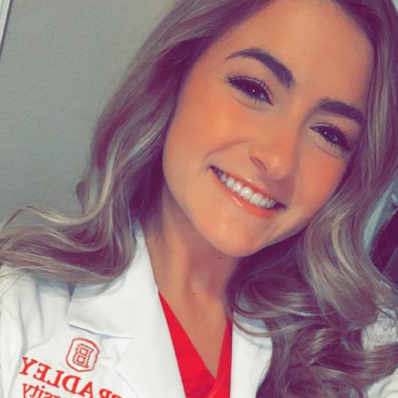 Profile Picture of Chelsea Harrison (@h_chelsea) on Poshmark