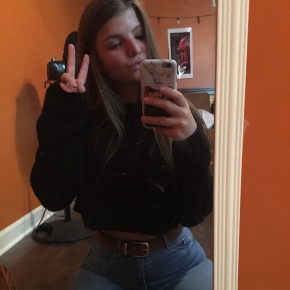 Profile Picture of Jade Wallace (@jewall01) on Poshmark