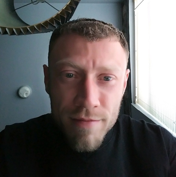 Profile Picture of Kenny Hackney (@leospurlin) on Poshmark