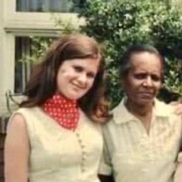 Profile Picture of Hillary Stishan (@hillaryms28) on Poshmark