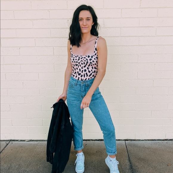 Profile Picture of Renee Ware (@reneeliz3) on Poshmark