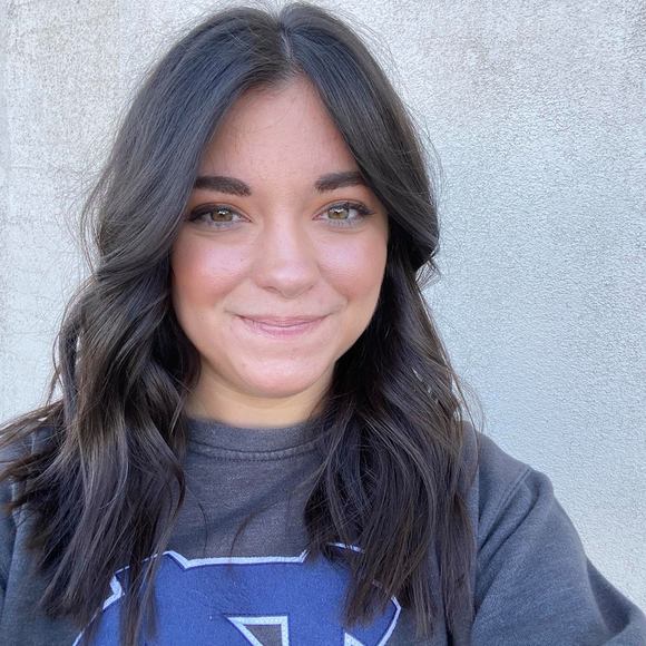 Profile Picture of Crystal Beasley (@beasleyc13) on Poshmark