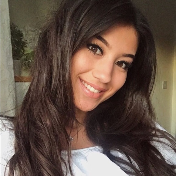 Profile Picture of Carmen Vasquez (@carmen_vasquez) on Poshmark