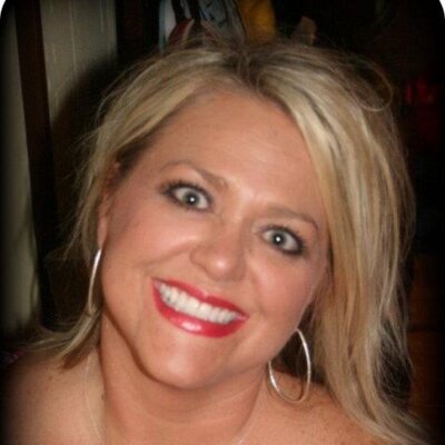 Profile Picture of Lisa Irby (@BillBoardGirl1) on Twitter