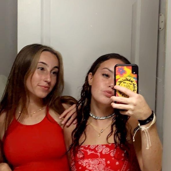 Profile Picture of Michelle Krein (@michelle_krein) on Poshmark