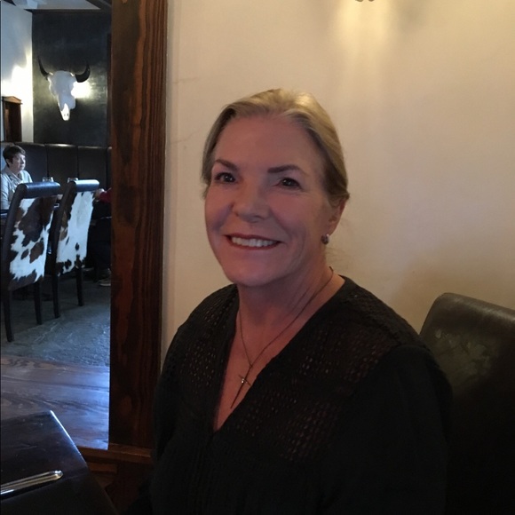 Profile Picture of Judy Schleier (@jschleier) on Poshmark