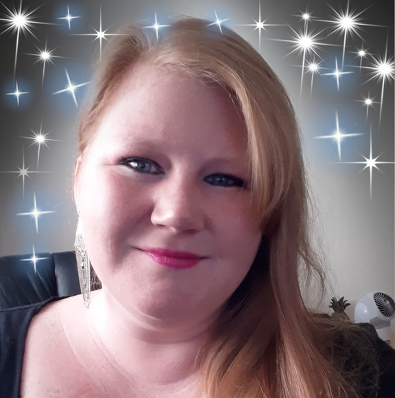 Alyson Clark - Poshmark Profile Picture of Alyson Clark (@ally_mc7) on Poshmark