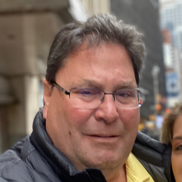 Profile Picture of Steve Mcmanus (@macsjm) on Poshmark