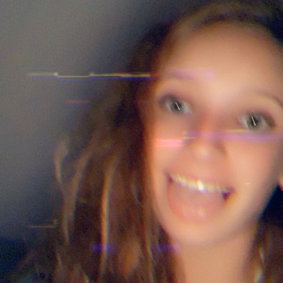 Profile Picture of Carson Greene (@carson_oliviaa) on Poshmark