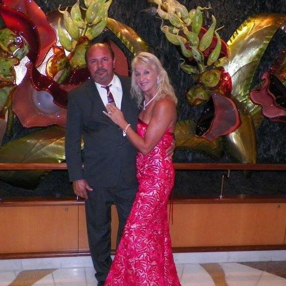 Profile Picture of Renee Plummer (@rpbeachwhale) on Poshmark