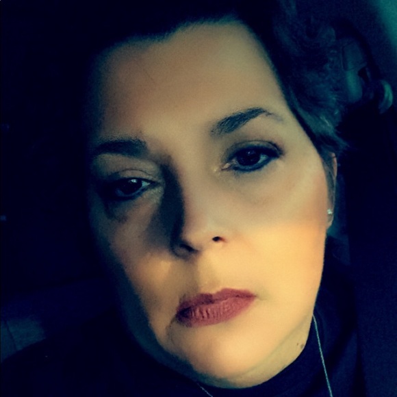 Profile Picture of Stacey Bacon (@stacey_bacon) on Poshmark