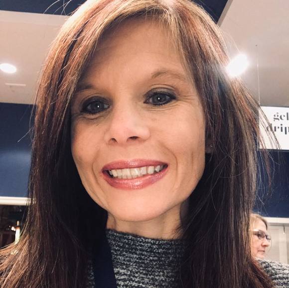 Profile Picture of Chanda Gray (@cdana1175) on Poshmark