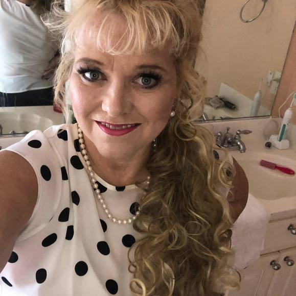 Profile Picture of Kimberly Weislo (@kimweislo) on Poshmark