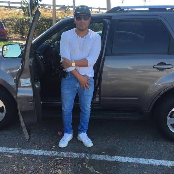 Profile Picture of Guillermo Velez (@guillermovelez) on Poshmark