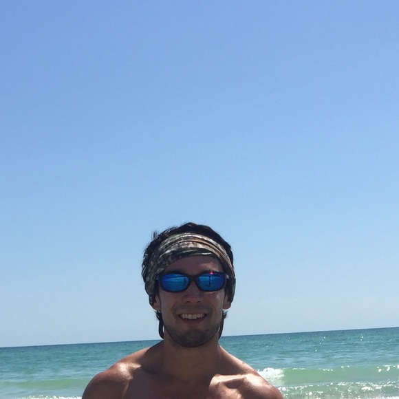 Profile Picture of Michael Lopez (@mblopez89) on Poshmark