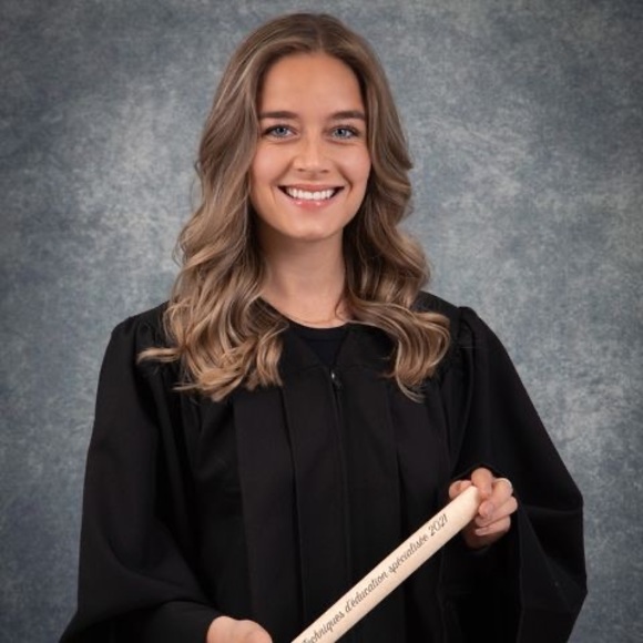 Imxny Guay - Poshmark Profile Picture of Imxny Guay (@guayimany) on Poshmark