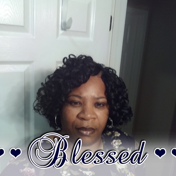 Profile Picture of Creola Pouncy (@creolapouncy) on Poshmark