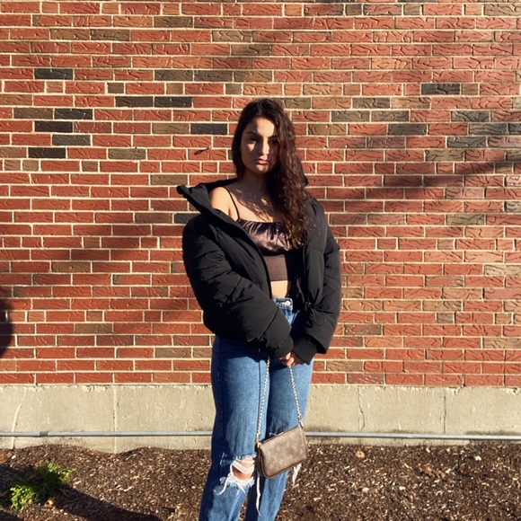 Profile Picture of Amanda Silverio (@amandasilverio) on Poshmark