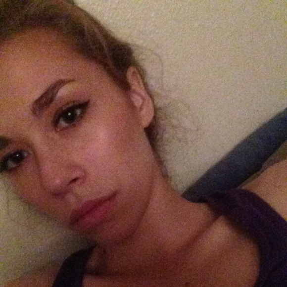 Profile Picture of Dominique Blake (@mrsjihf) on Poshmark