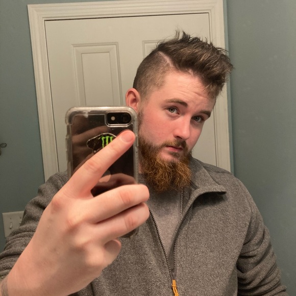 Profile Picture of Andrew Helmick (@andrewhelmick) on Poshmark