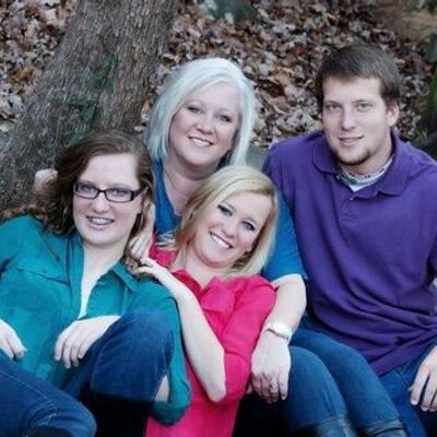 Profile Picture of Pam Hendricks (@Momof3al) on Twitter