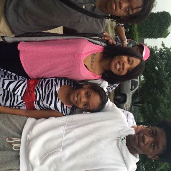 Tonoia Lucito - Poshmark Profile Picture of Tonoia Lucito (@tonoialucito) on Poshmark