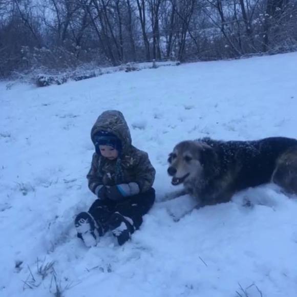 Profile Picture of Victoria Scuderi (@vikkimurray) on Poshmark